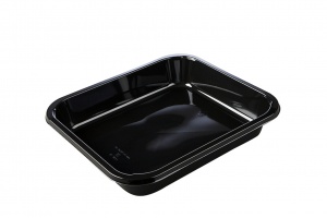 Ceci est un plateau rectangulaire noir en CPET avec une finition lisse et brillante qui lui confère une apparence élégante et moderne. Le plateau comporte un grand compartiment unique avec des côtés légèrement inclinés qui se rétrécissent vers un fond plat et encastré. Le rebord large et surélevé est lisse et comprend des coins arrondis, offrant durabilité et facilité de manipulation. La couleur noire profonde donne un aspect audacieux et professionnel, idéal pour la présentation des aliments. La surface est exempte de gravures ou marquages visibles, maintenant un design minimaliste et épuré.